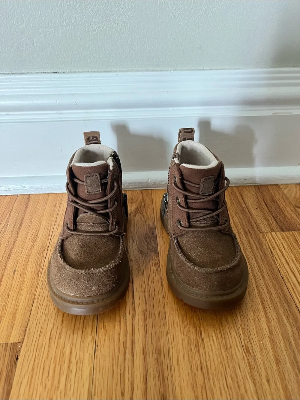 UGG Kids Chestnut Suede Zip Ankle Boots Size 6T